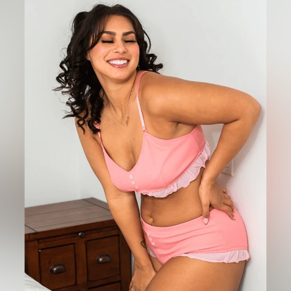 Pink Ruffled Women's Intimate Set